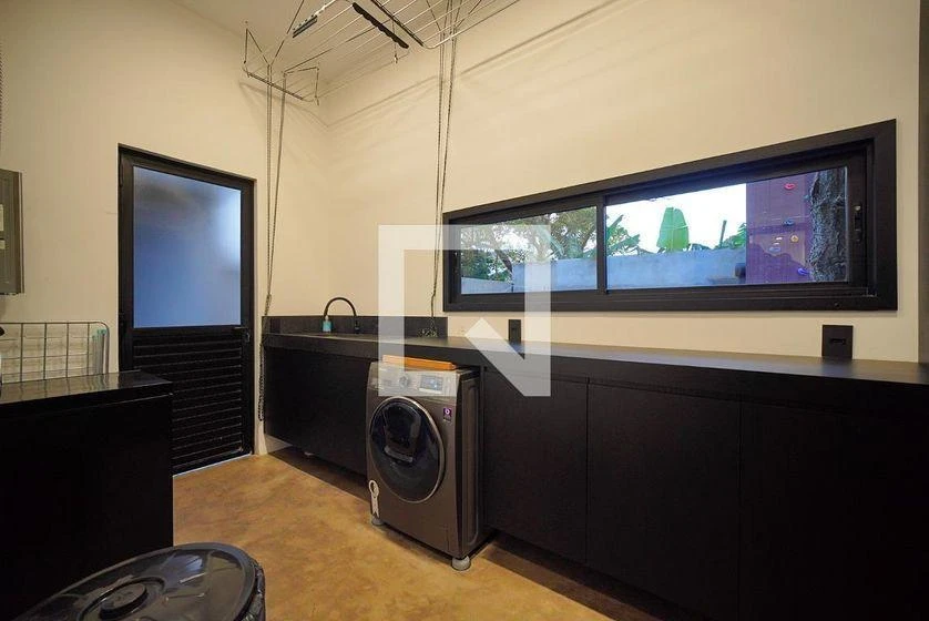 Mountain view in a 5-bedroom house, 330 m² — photo 31