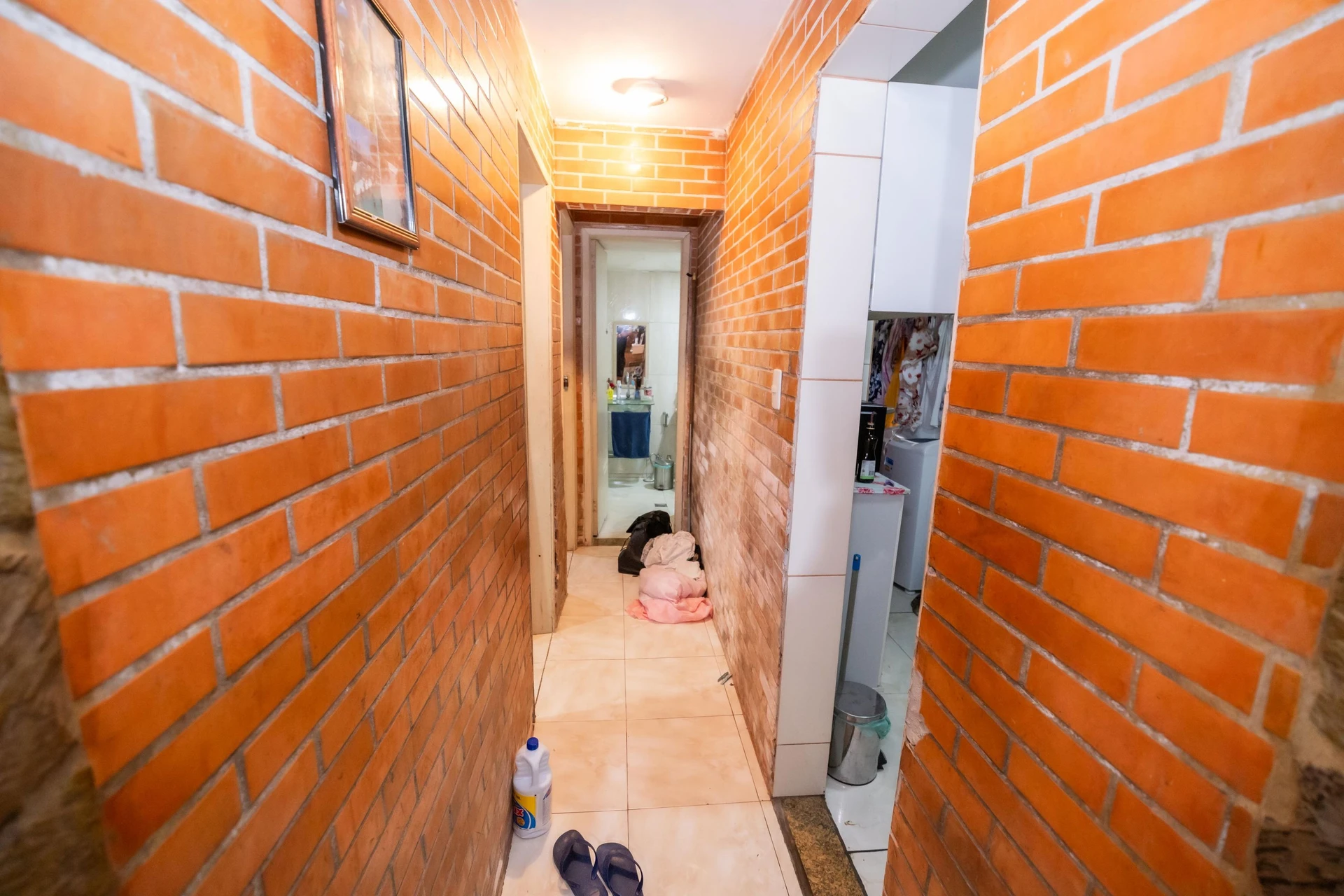 Furnished 2-bedroom apartment with 1 bathroom — photo 35