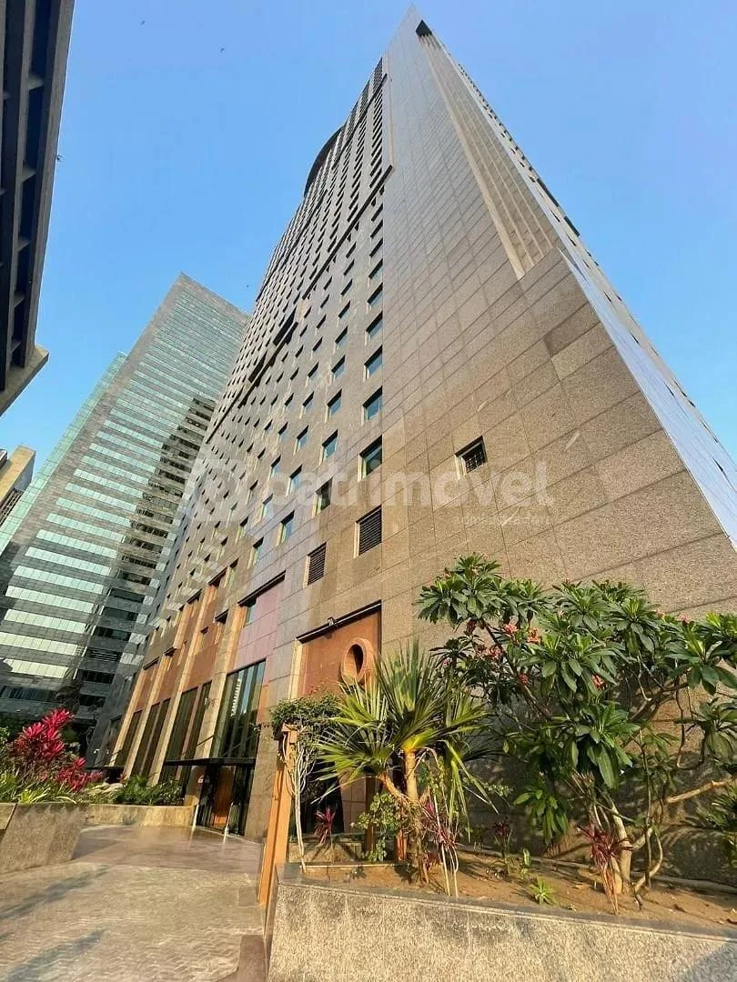 Apartamento de 957 m² com janelas do chão ao teto e vista — photo 23