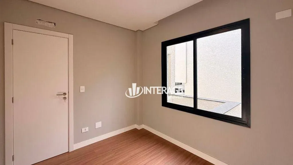 Townhouse with 3 bedrooms, en-suite and private garden — photo 25