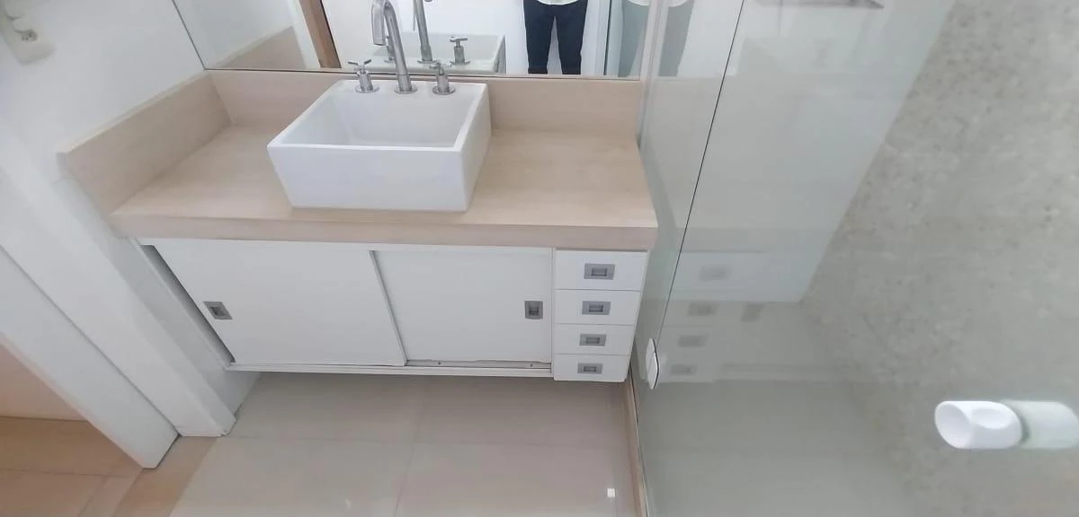 2-bedroom apartment with a mountain view — photo 28