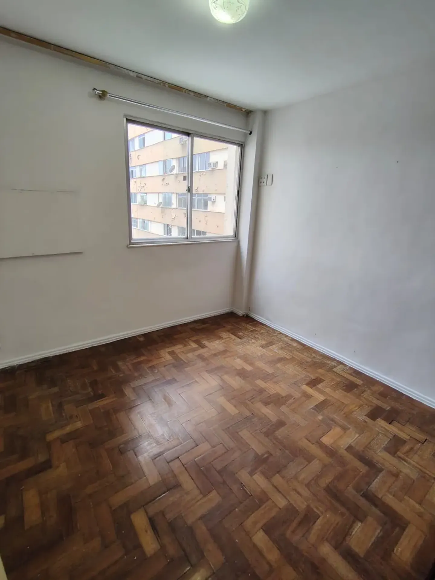 Робоче місце та 3 спальні: квартира 68 м² — photo 10
