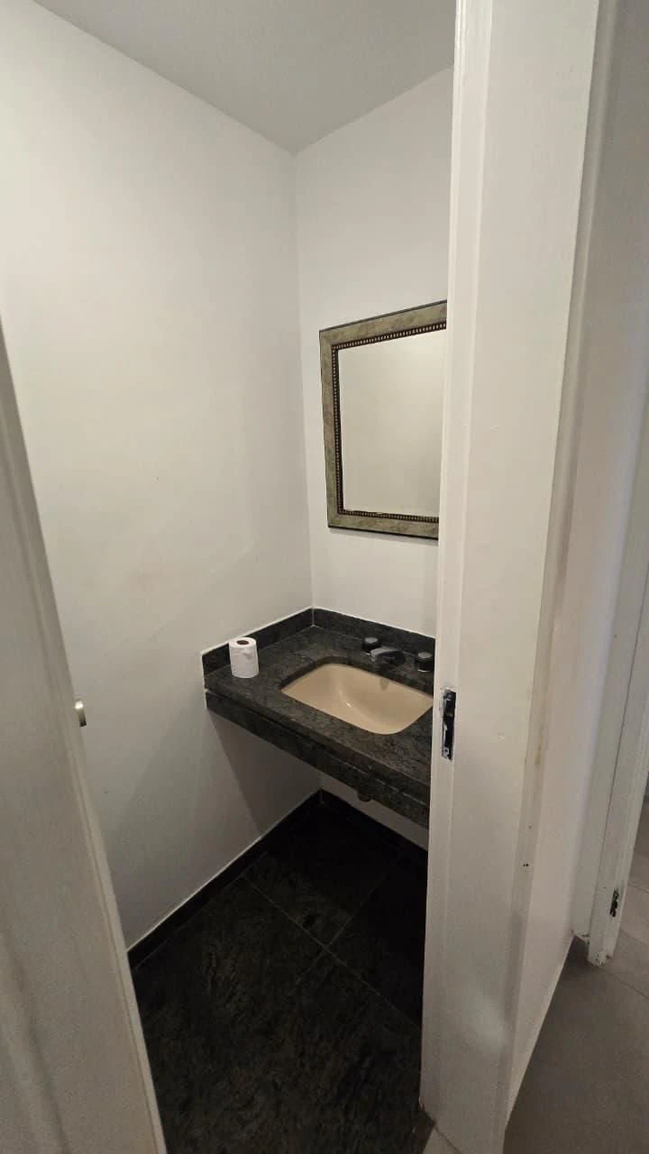 4-bedroom apartment in a building with a sauna — photo 2