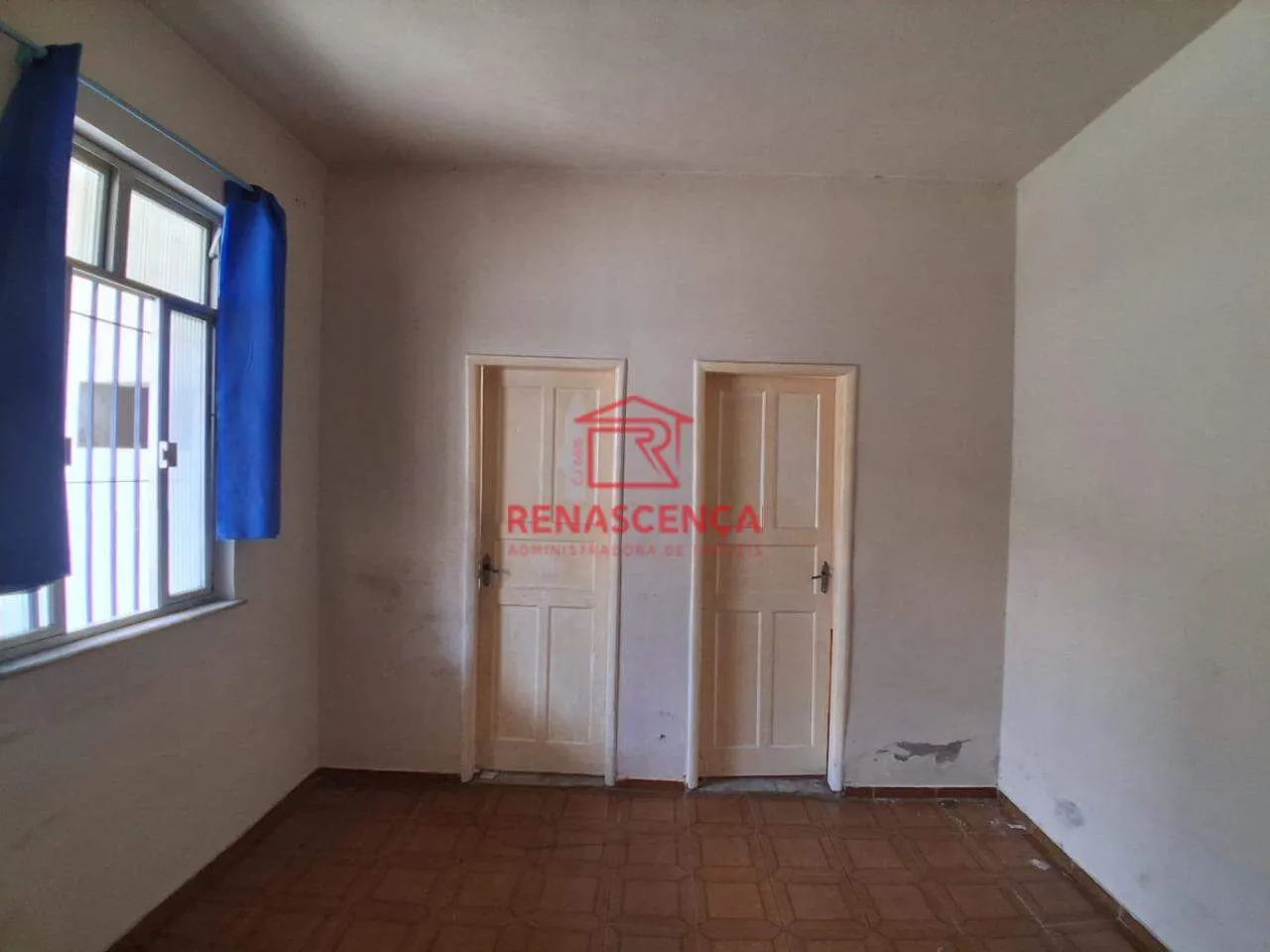 House with no parking, 2 bedrooms and a balcony