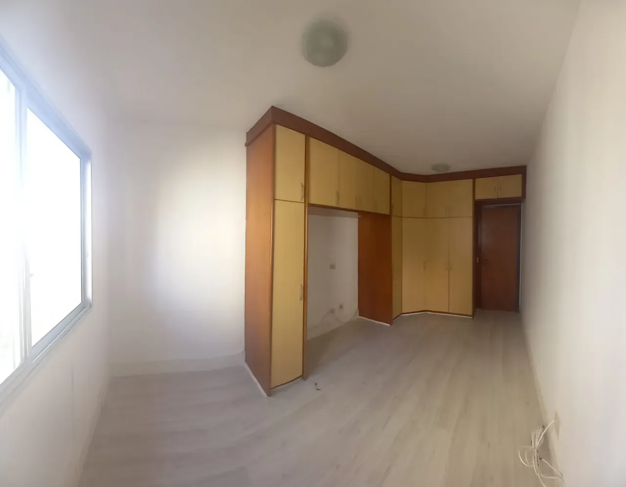 Apartment on the 10th floor with a grill on the balcony — photo 10