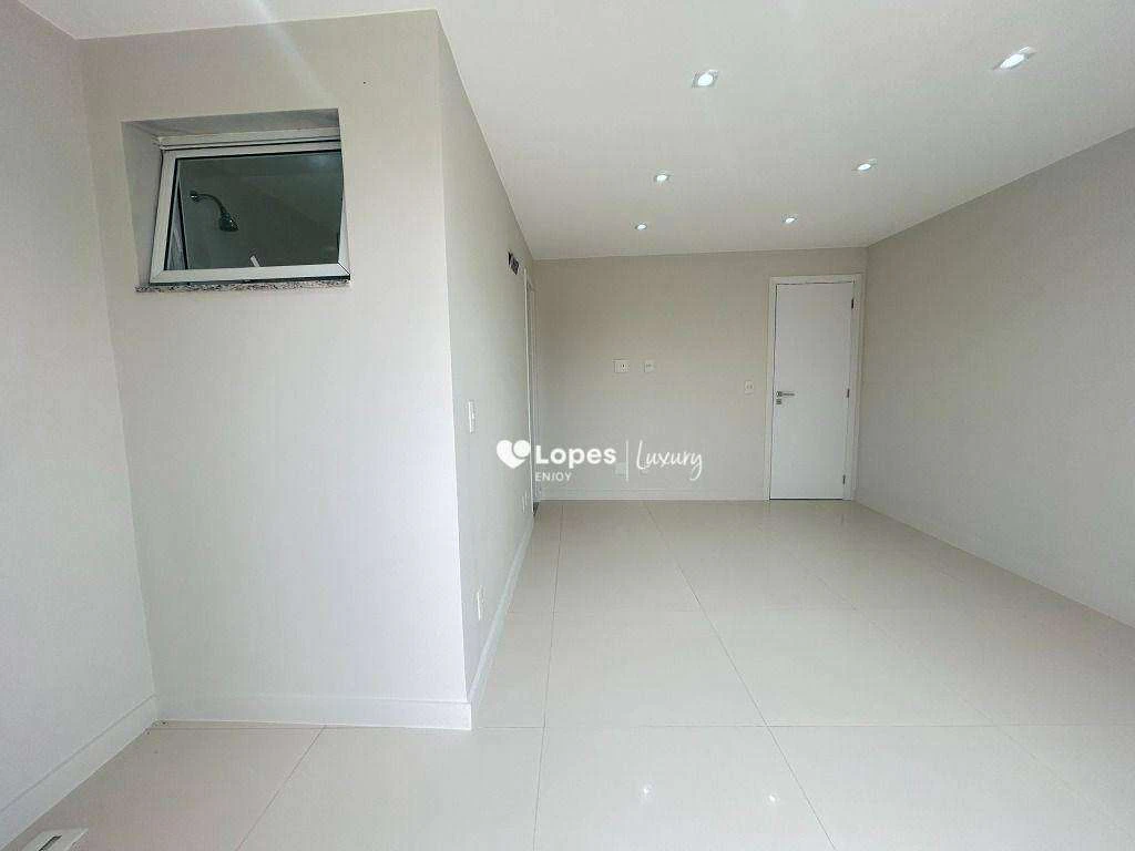 Duplex penthouse with private pool and 316 m² — photo 15