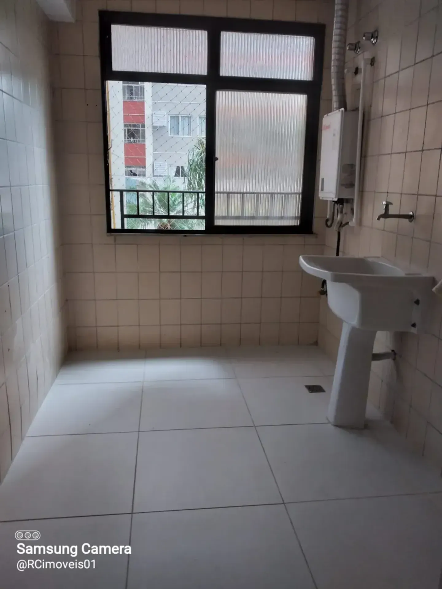 3-bedroom apartment with pets allowed — photo 43