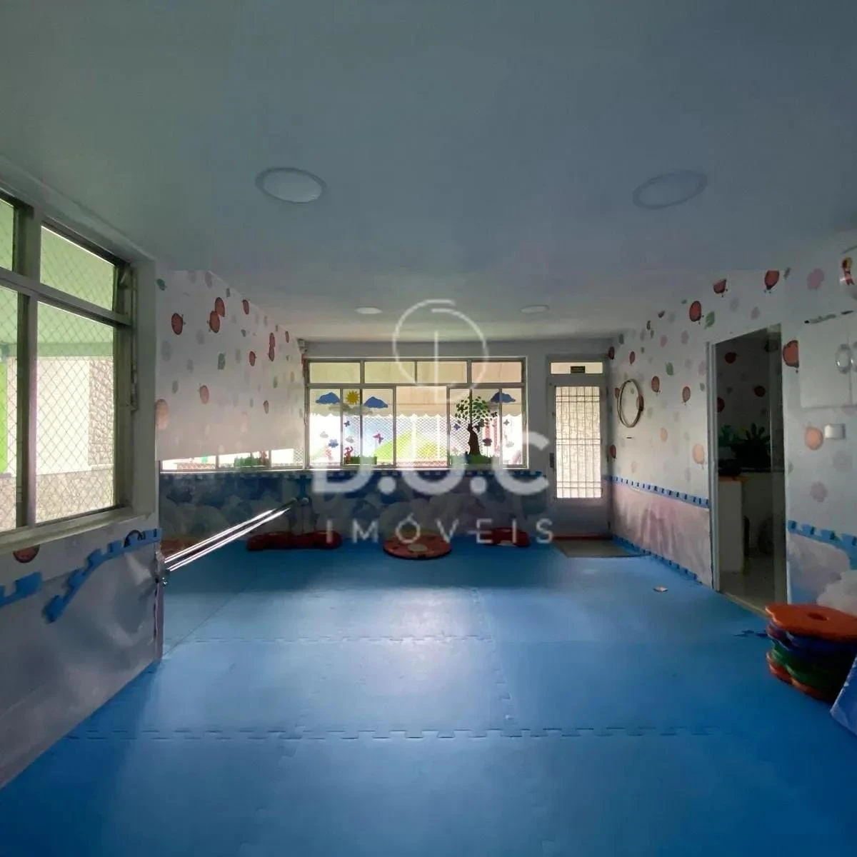 Rental house with fitted kitchen and 508 m² of space — photo 3