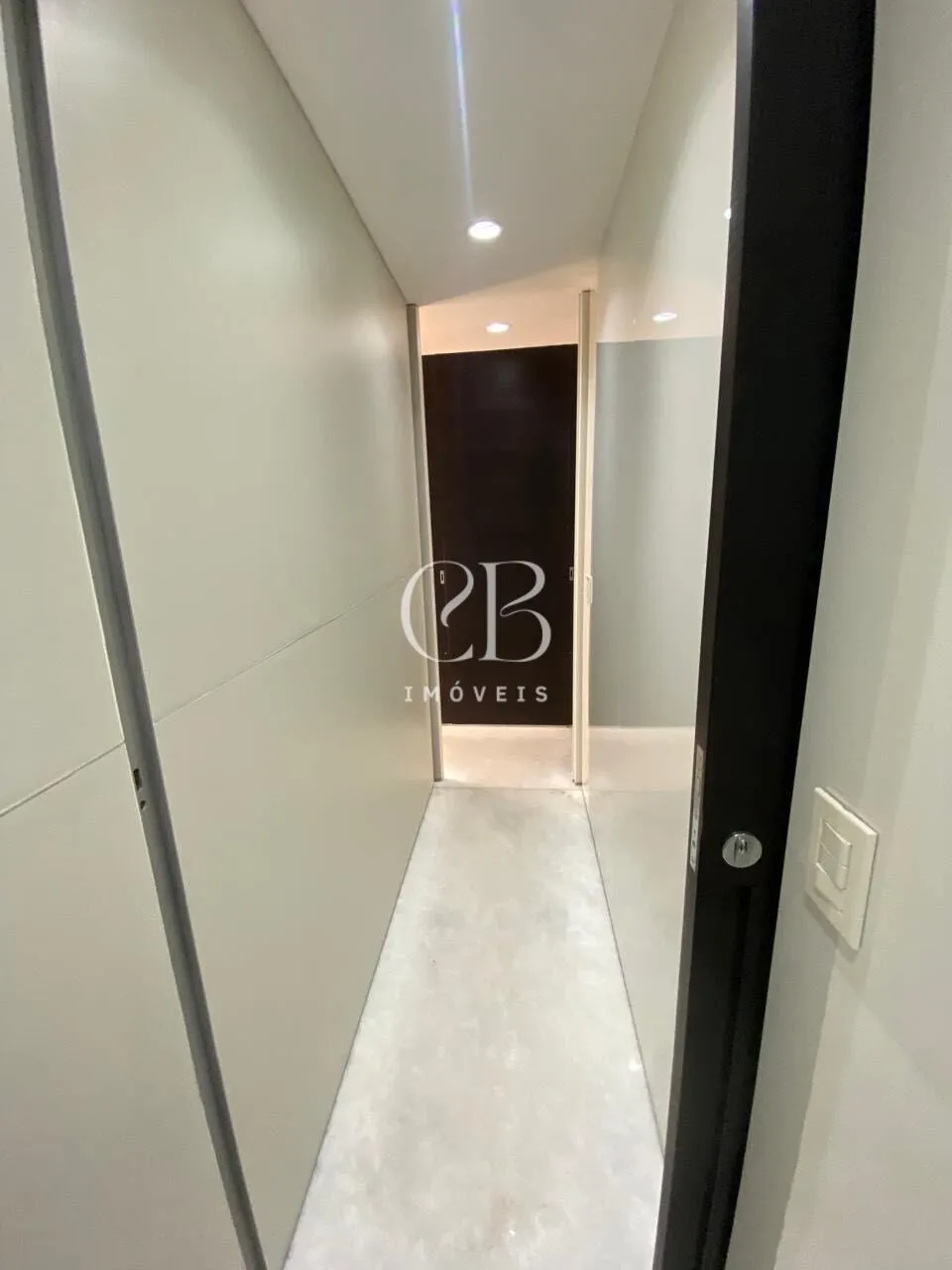 Furnished apartment with 2 bedrooms and open-plan kitchen — photo 18