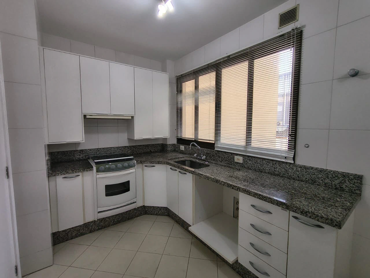 Piscina privada y 3 dormitorios: departamento de 109 m² — photo 7