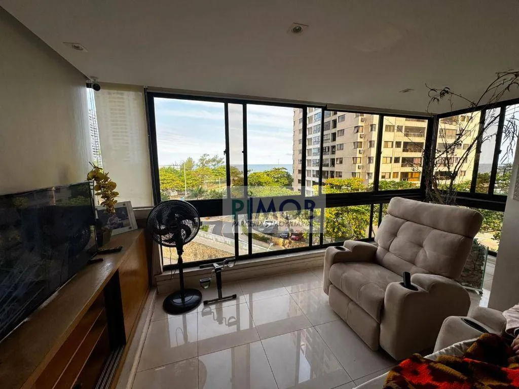 Floor-to-ceiling windows in a 3-bedroom apartment, 110 m² — photo 13