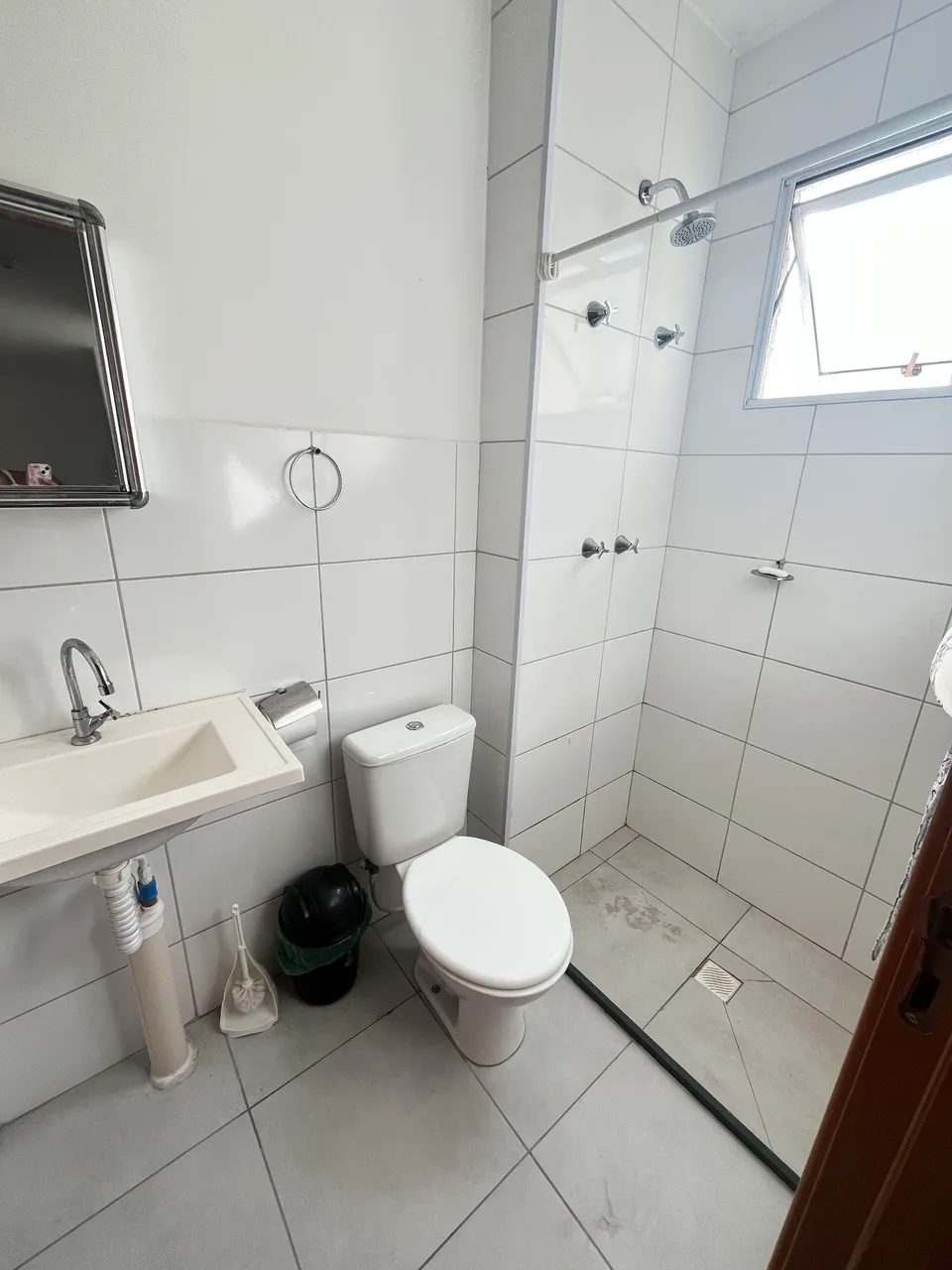 Квартира з 2 спальнями та дерев'яною підлогою або ламінатом — photo 8