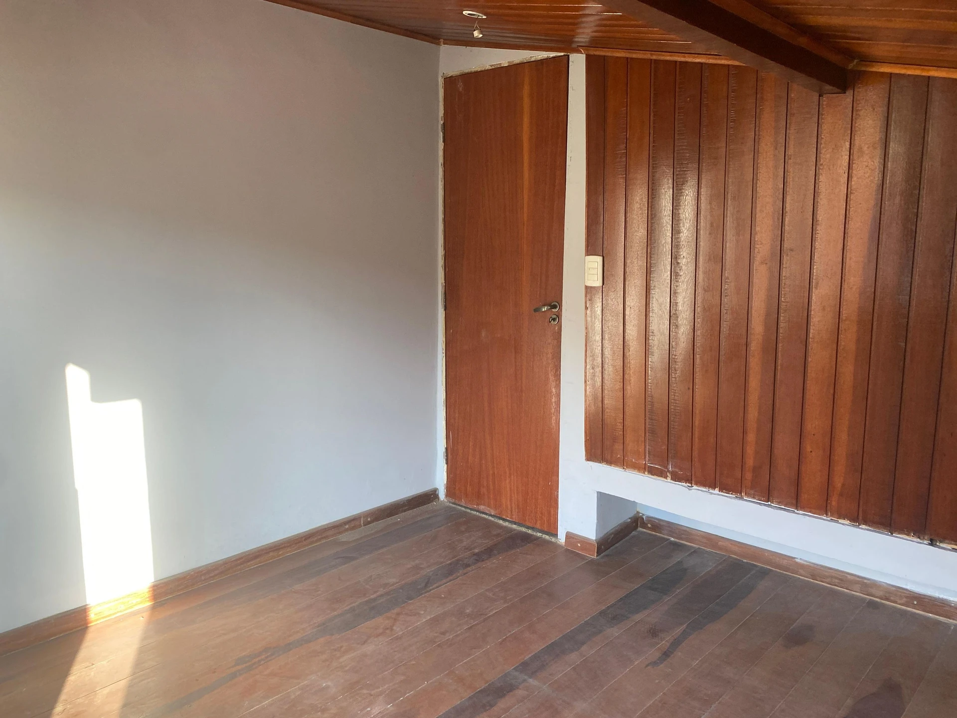 House with 6 bedrooms, 4 bathrooms and 3 parking spots — photo 16
