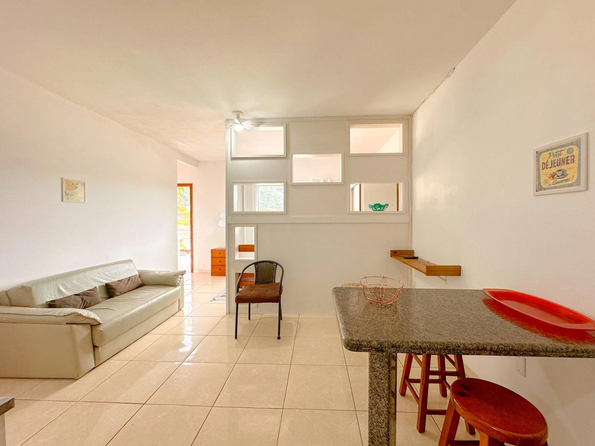 Apartamento amueblado de 1 dormitorio con balcón — photo 3