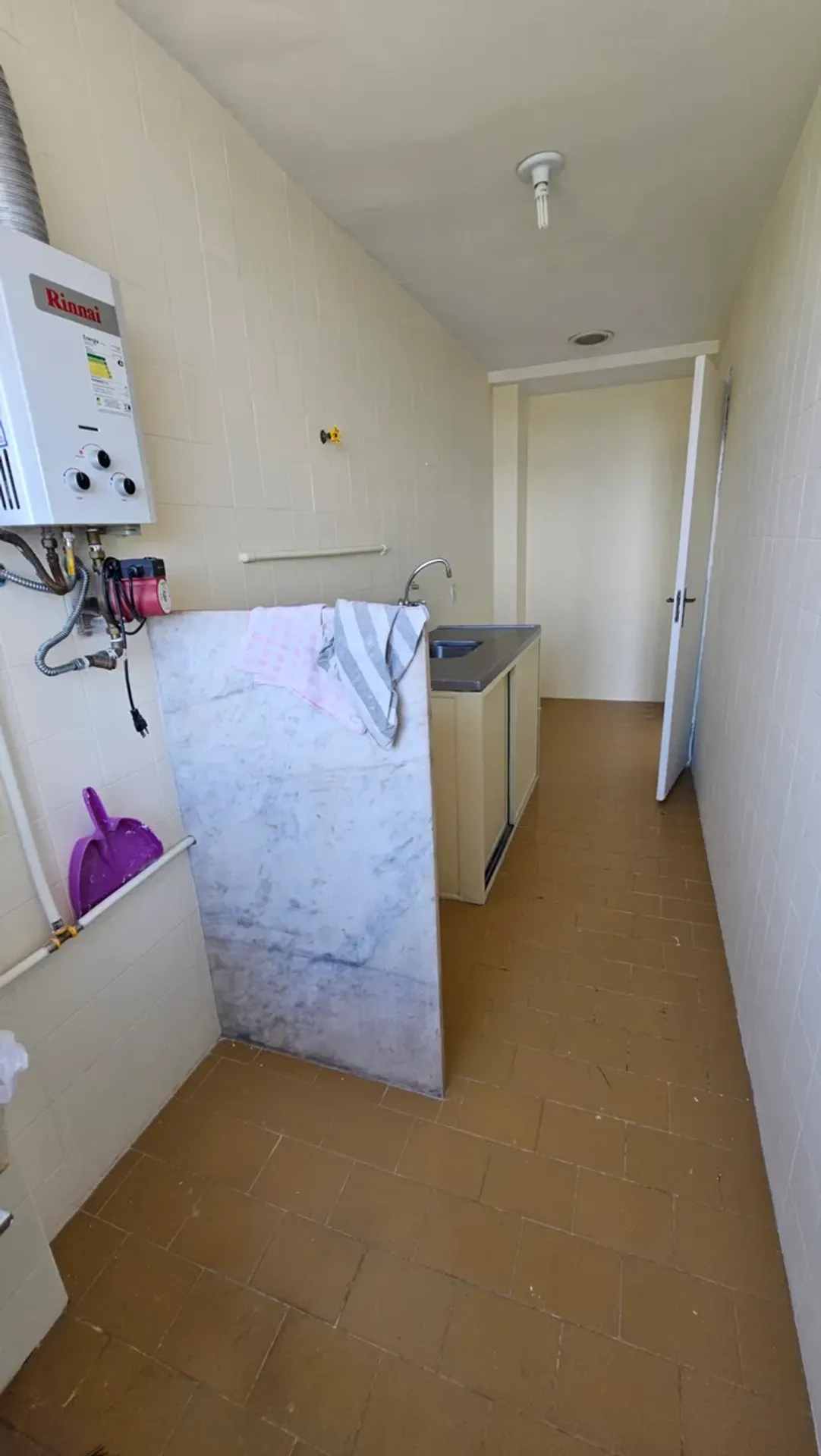 111 m² apartment with a separate fitted kitchen — photo 8
