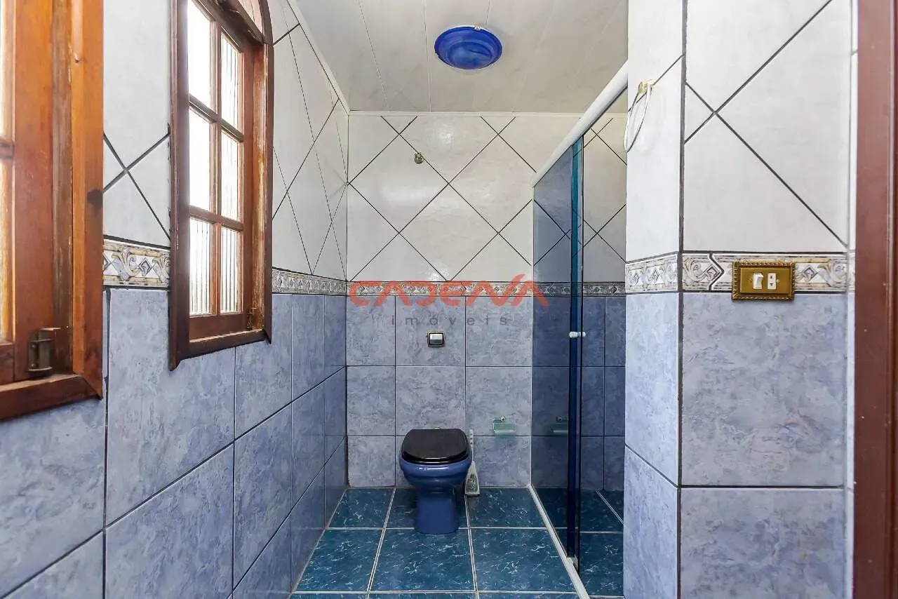 House with 5 bedrooms, 3 en-suites and 660 m² with 6 spaces — photo 22