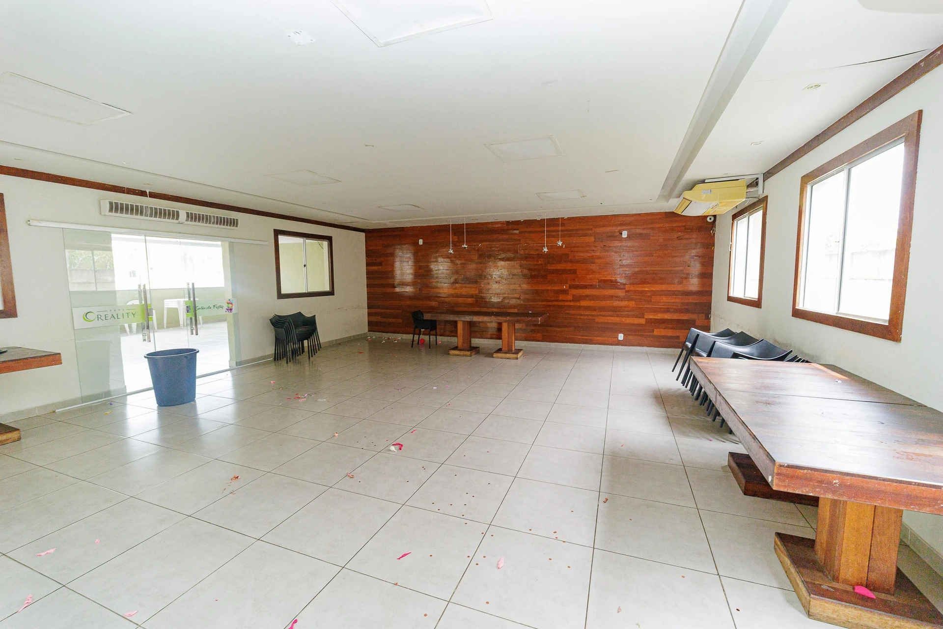 2-bedroom apartment in a building with a pool — photo 32