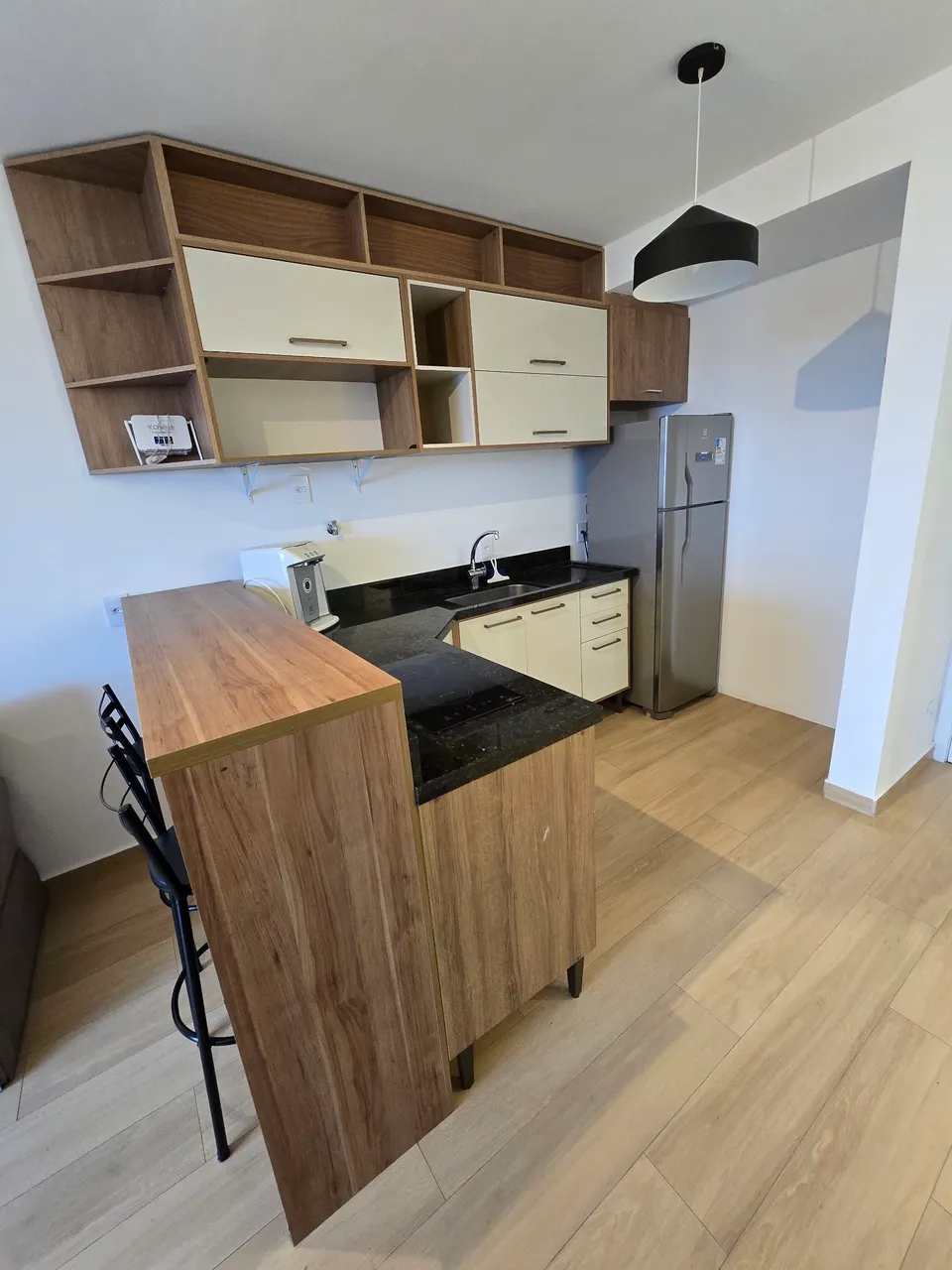 Glass-enclosed balcony in a one-bedroom apartment, 42 m² — photo 2