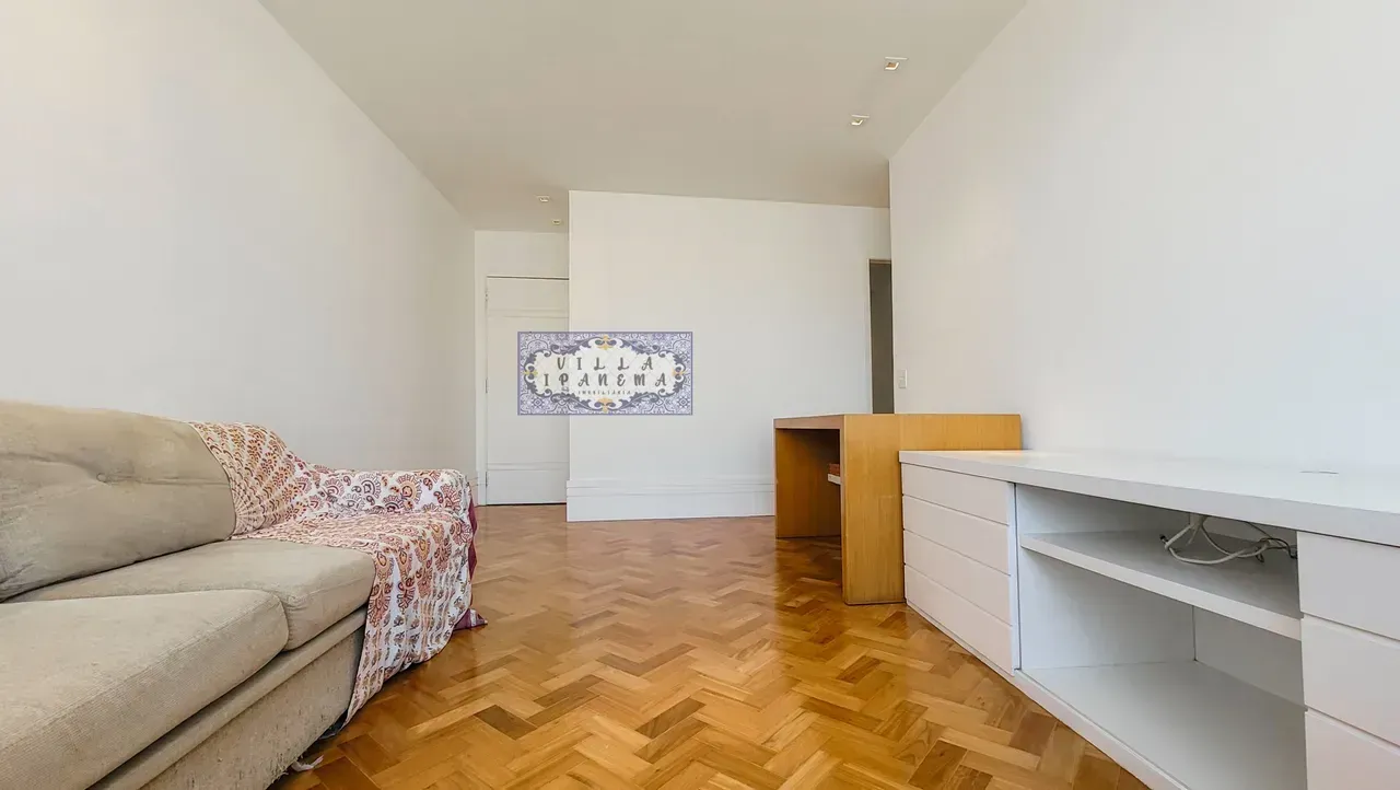 3-bedroom apartment with floor-to-ceiling windows — photo 4