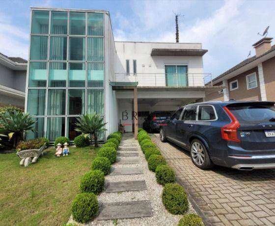 Furnished house with 4 bedrooms and 489 m²