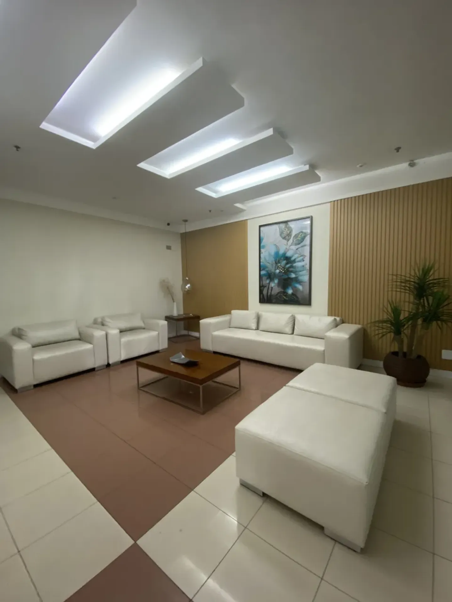 Apartment on the 8th floor with floor-to-ceiling windows — photo 33