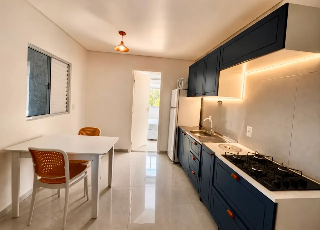 Furnished studio with 1 bedroom and 1 parking spot — photo 2
