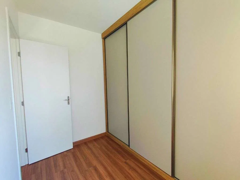 2-bedroom apartment with wood or laminate floors in Curitiba — photo 19