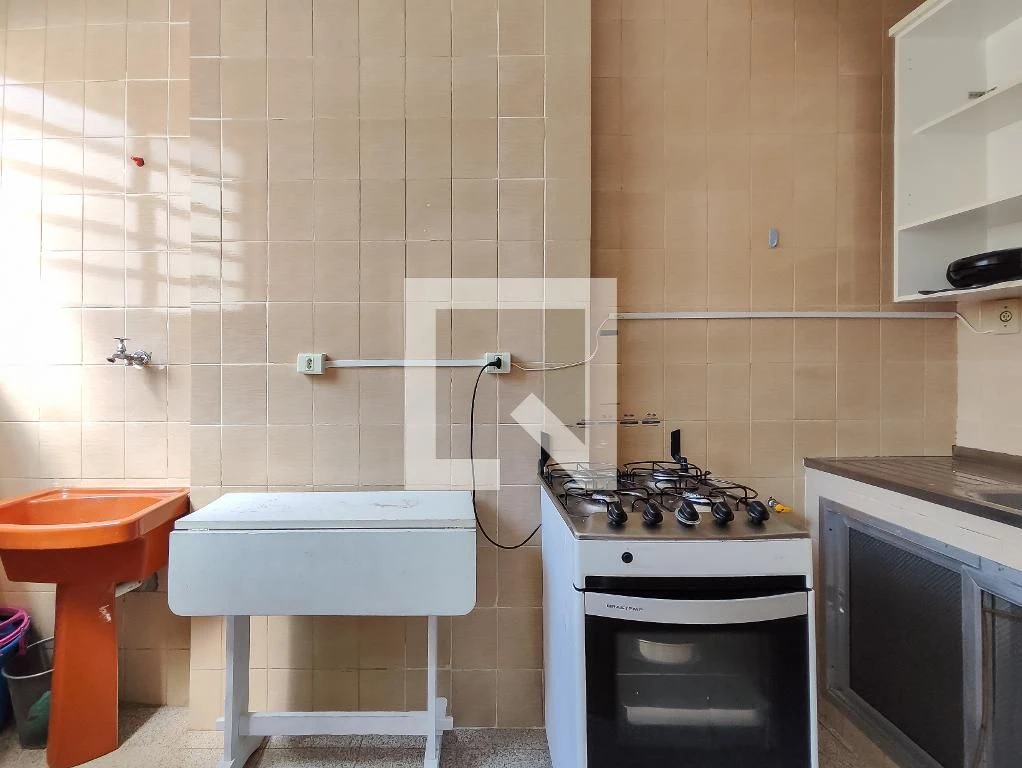 1-bedroom apartment with a gas stove kitchenette — photo 22