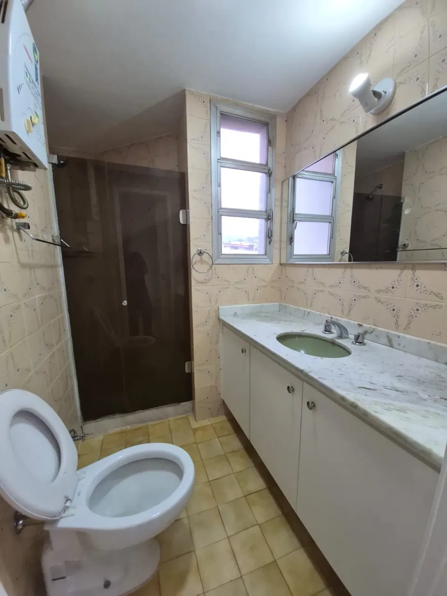 Home office in a 3-bedroom apartment, 140 m² — photo 38