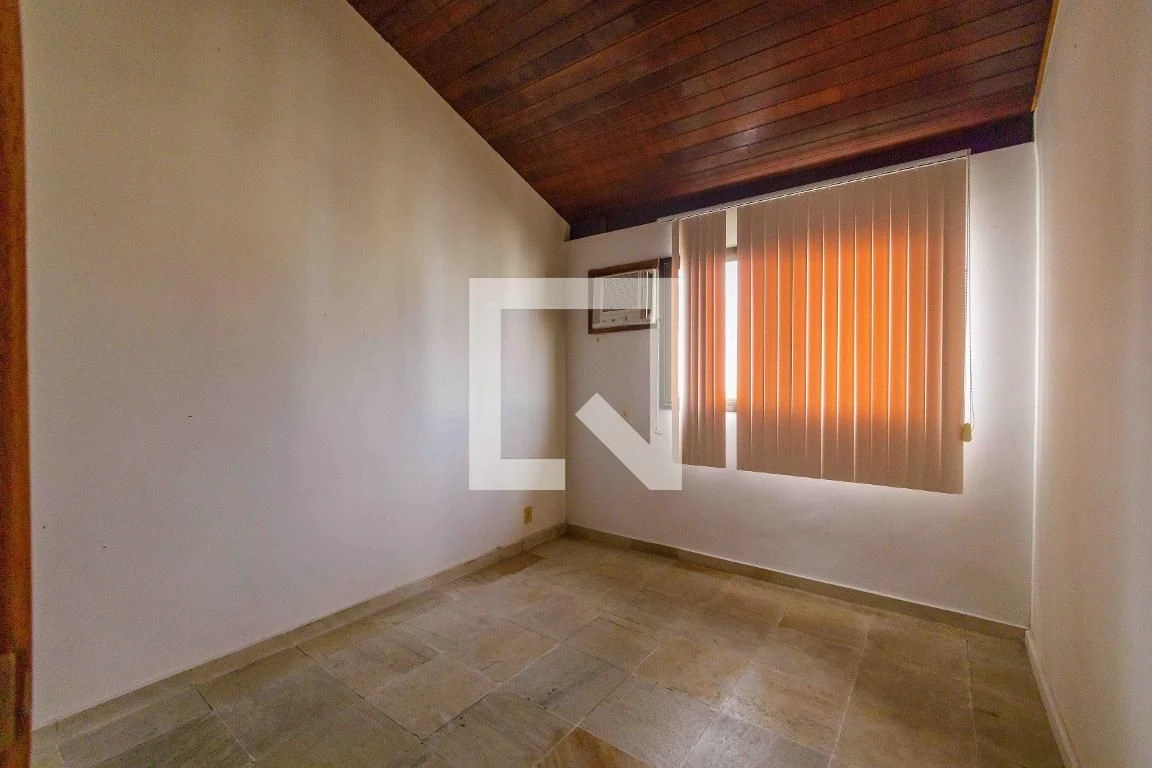 Ванна та 4 спальні: квартира 360 м² — photo 36