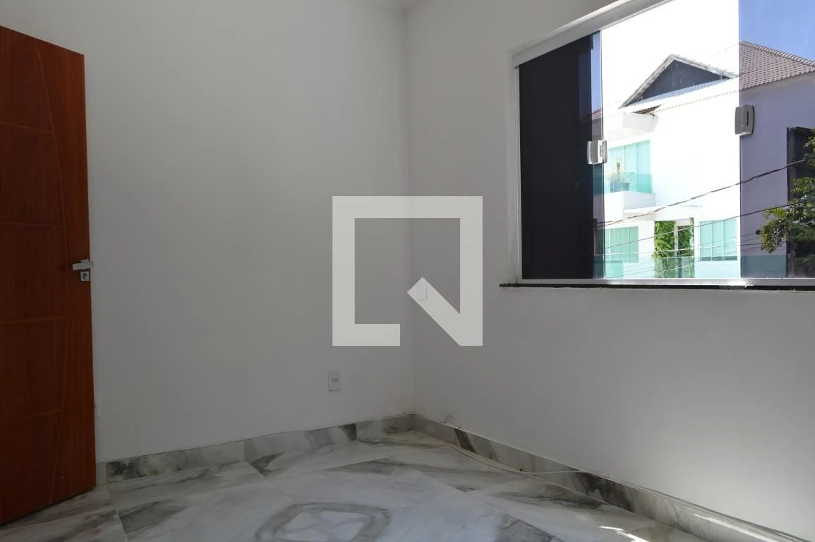 Casa de 3 quartos com janelas do piso ao teto — photo 58