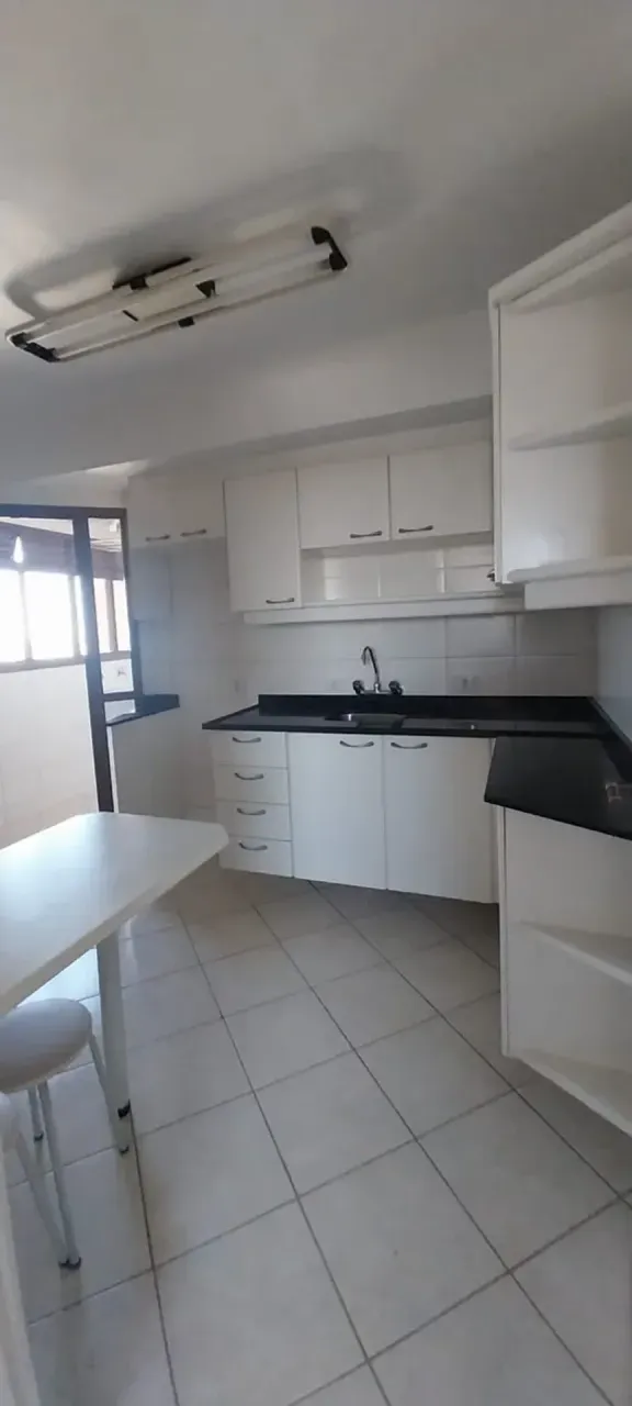 Apartment with 3 bedrooms and an enclosed gas kitchen — photo 2