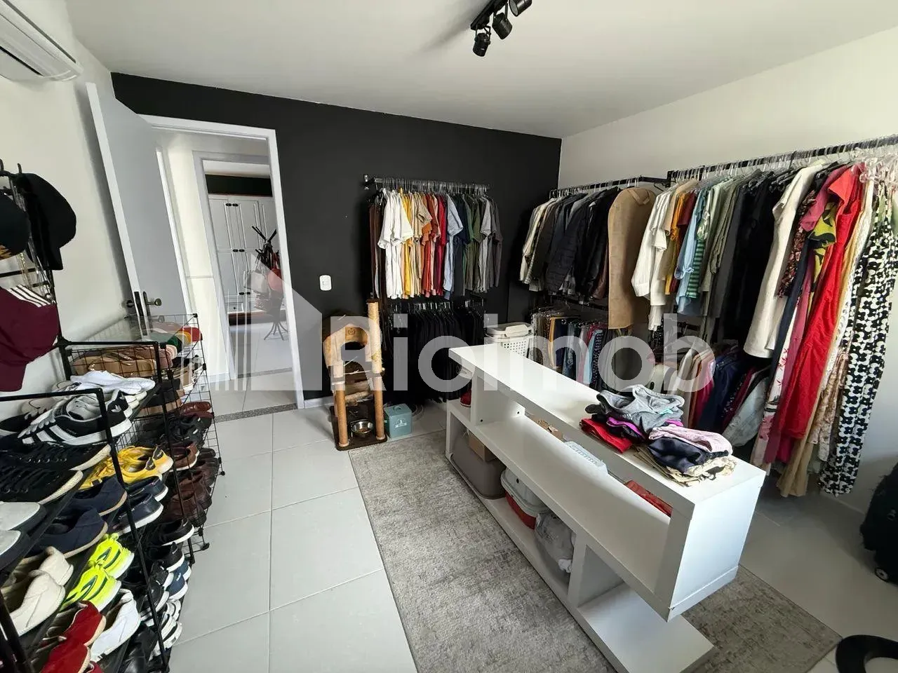 Furnished apartment with 3 bedrooms and balcony — photo 10
