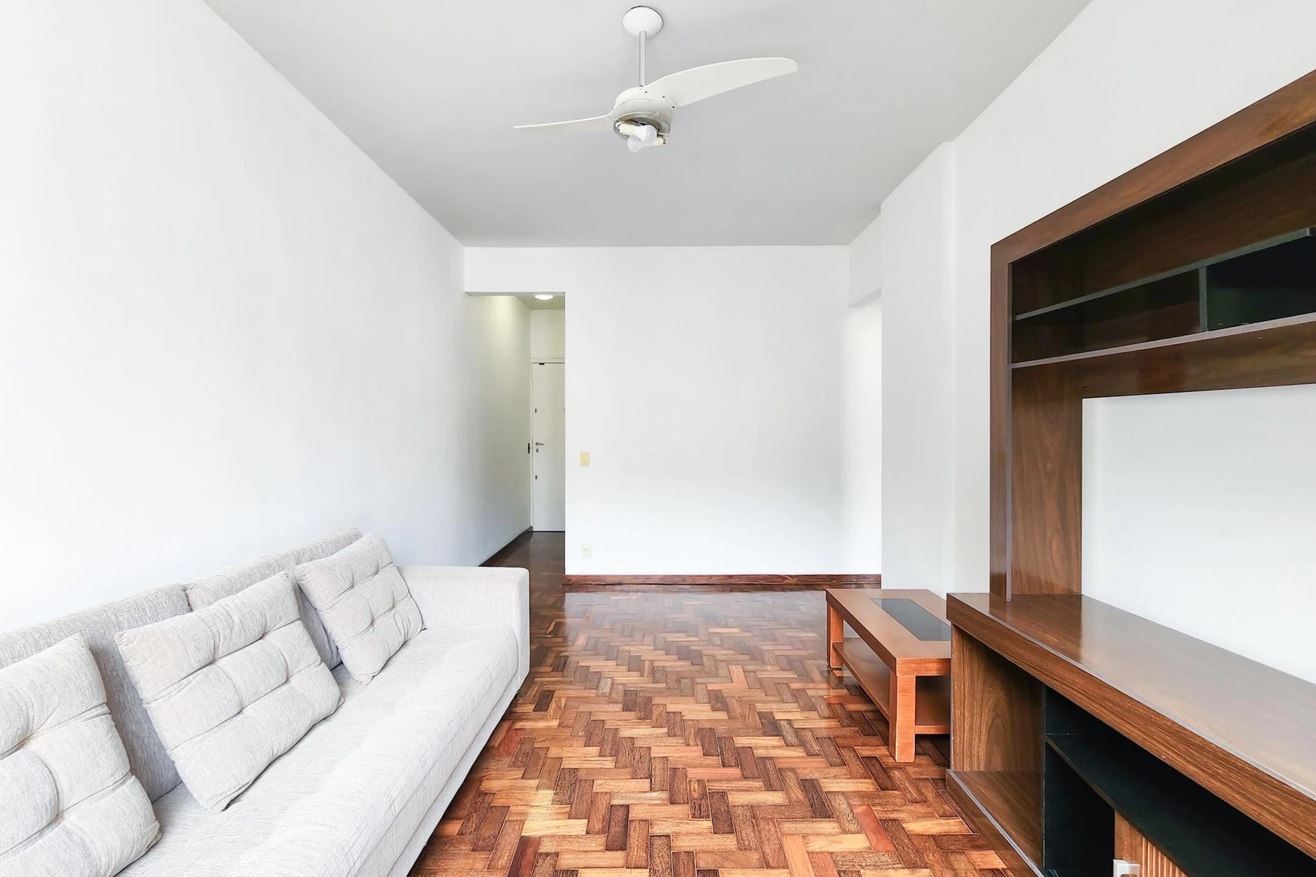 Меблированная квартира 60 м², 1 спальня — photo 17