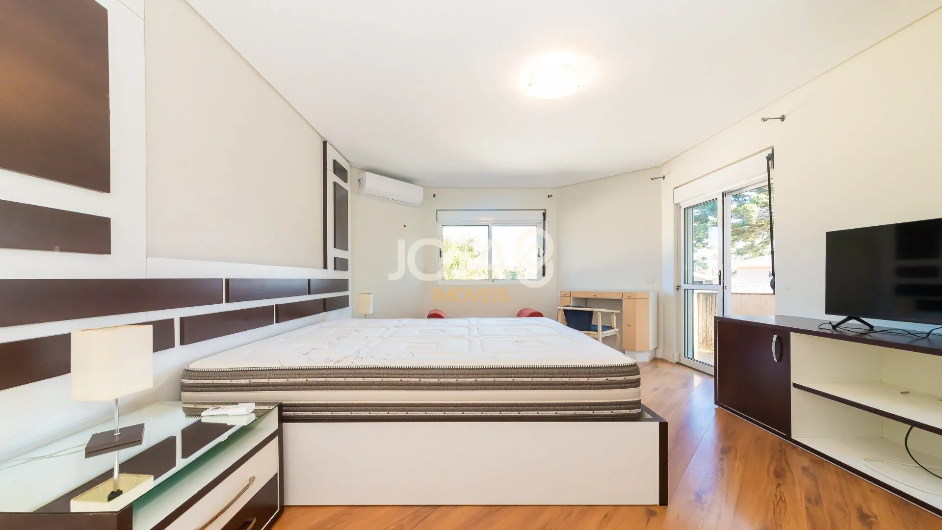 House with 3 bedrooms, 345 m² and 6 parking spaces — photo 39