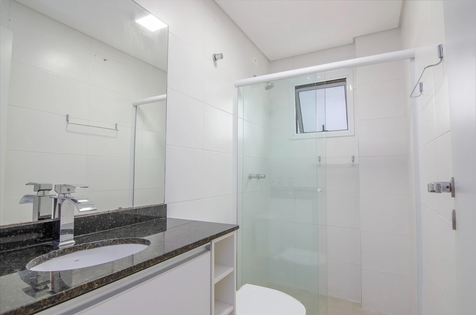 One-bedroom apartment with a washing machine in Curitiba — photo 9