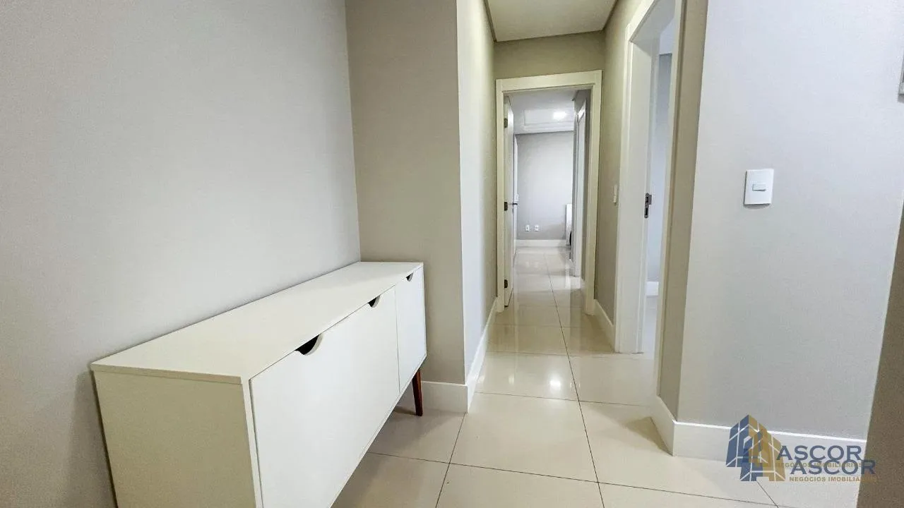 Balcony with a grill in a 2-bedroom apartment, 96 m² — photo 12