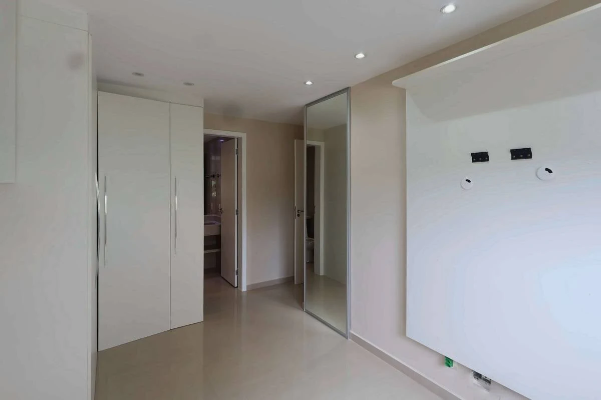 Furnished apartment, 79 m², with floor-to-ceiling windows — photo 10