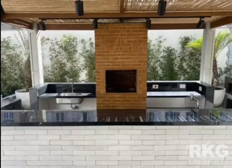 Furnished 2-bedroom apartment with an open-plan kitchen — photo 18