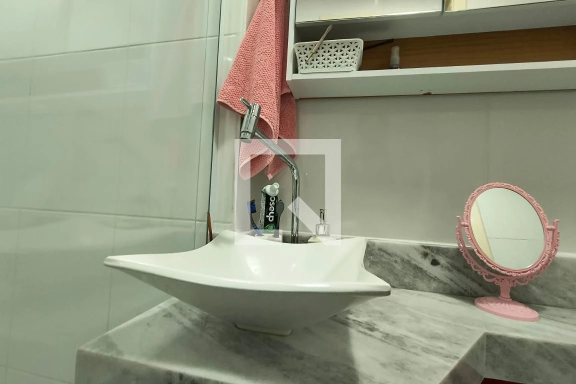 Bathtub in a one-bedroom apartment, 36 m² — photo 6