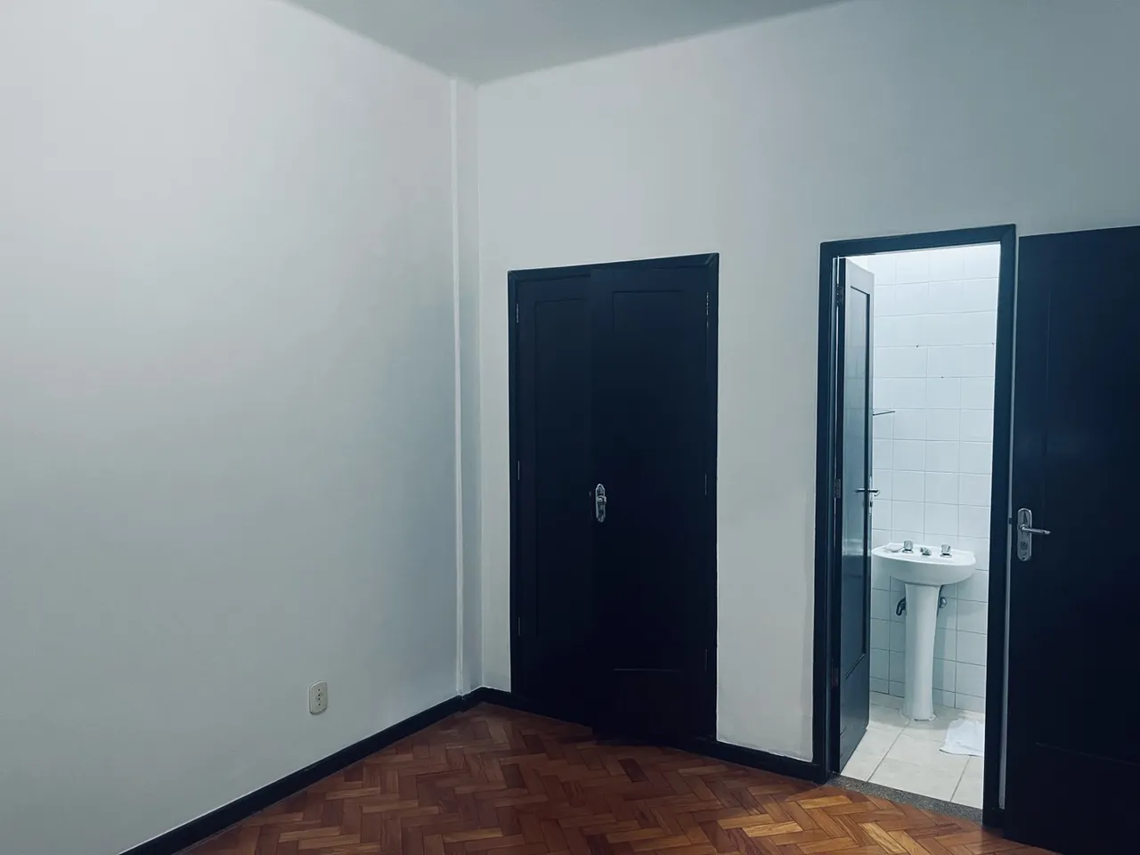 Apartment, 50 m², with wood or laminate floors — photo 6
