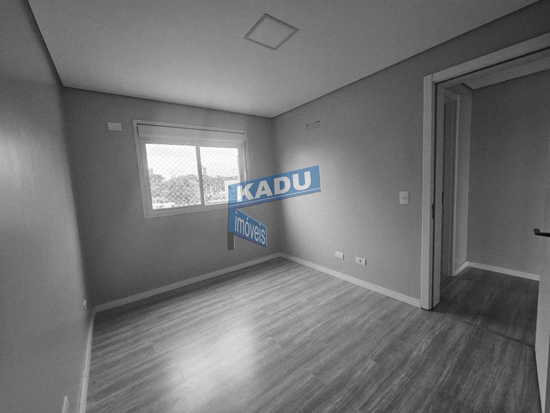 Apartment on the 2nd floor with a grill on the balcony — photo 4