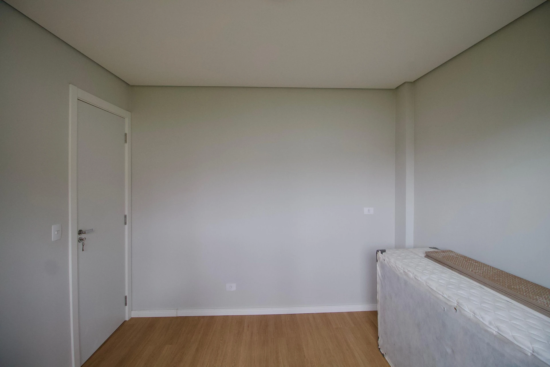 Floor-to-ceiling windows in a 3-bedroom house, 160 m² — photo 49