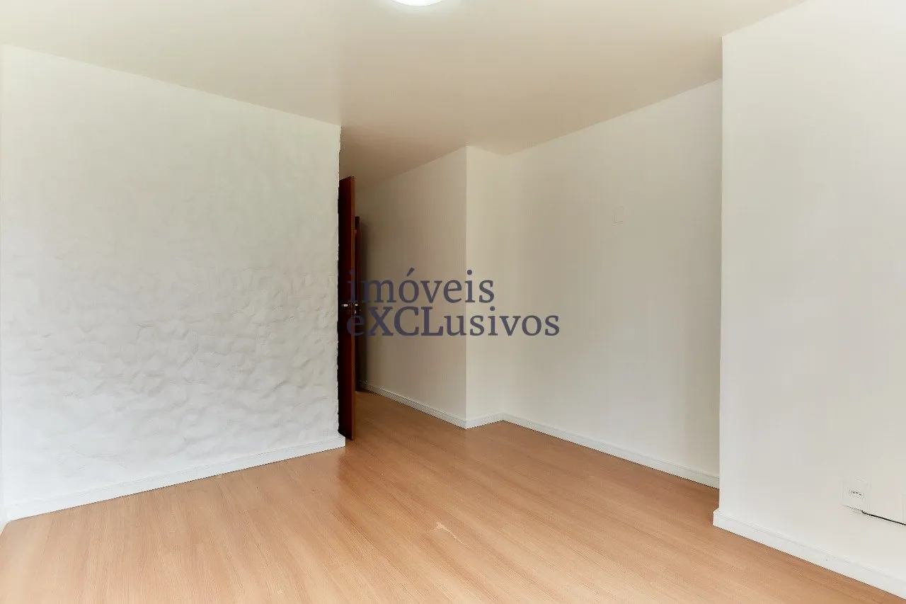 House with 3 en-suite bedrooms and 665 m² garden — photo 75
