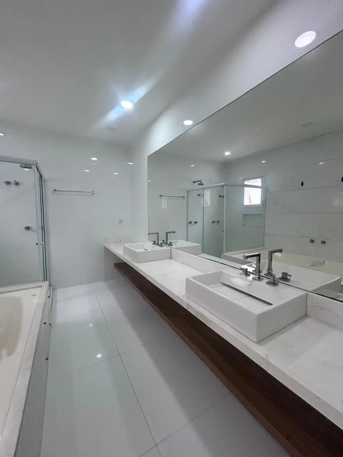 5-bedroom house with a walk-in closet in Rio de Janeiro — photo 27