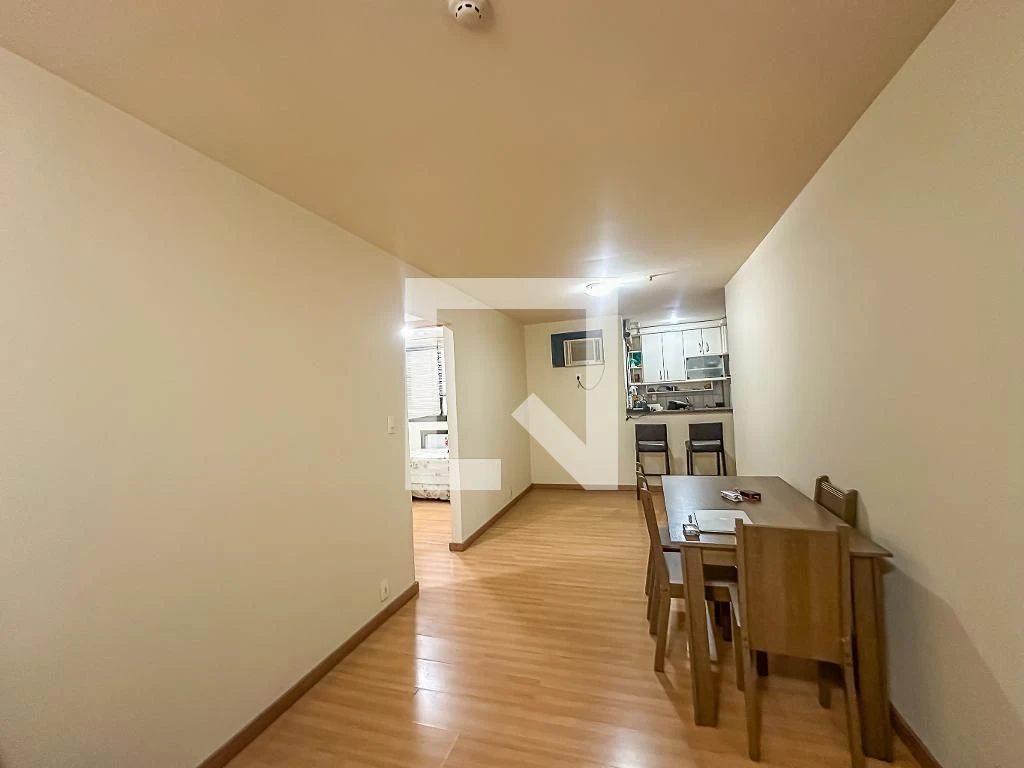 Furnished 2-bedroom apartment with built-in wardrobes — photo 37