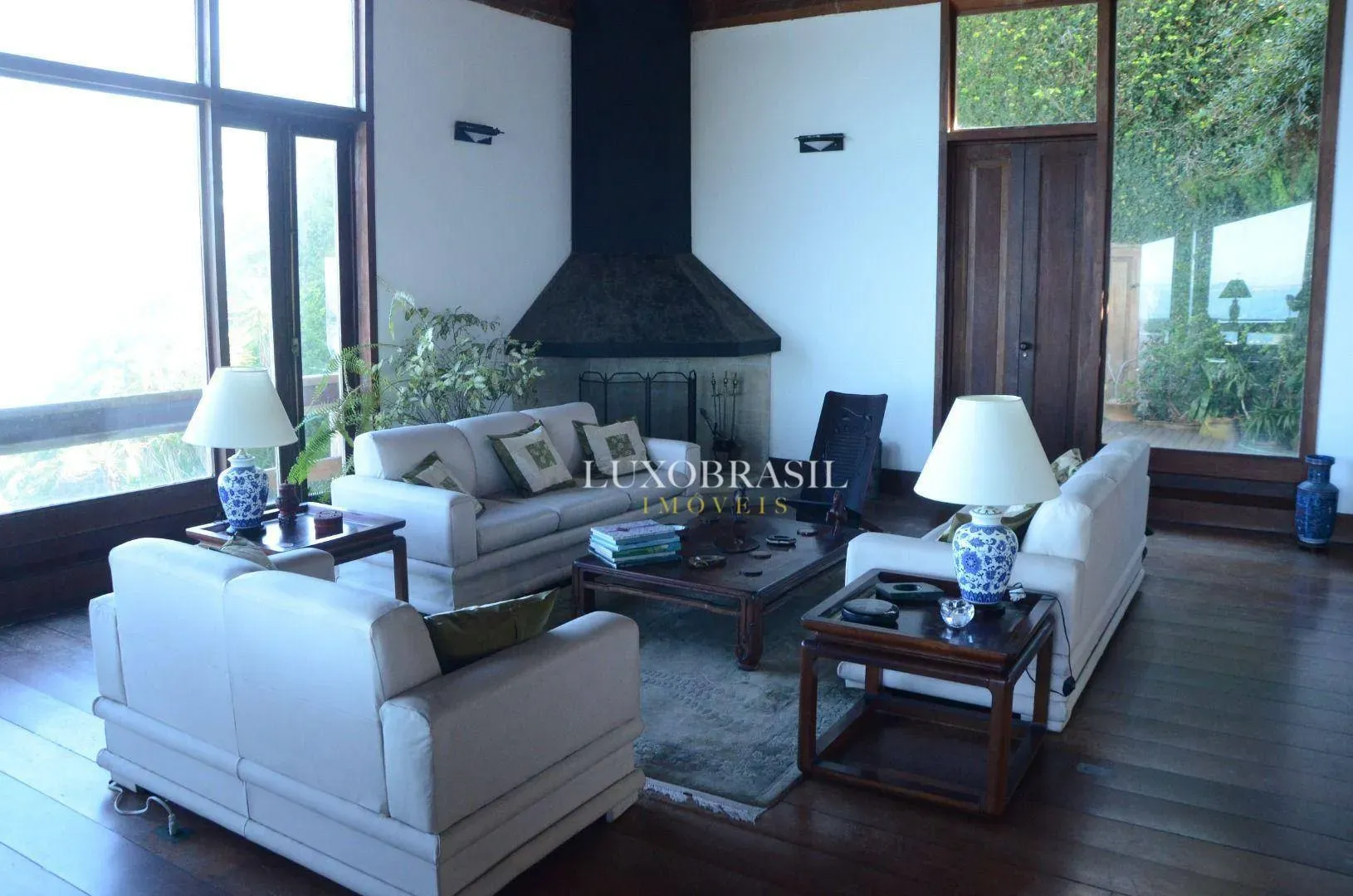 800 m² house with 5 bedrooms and 5 bathrooms — photo 7