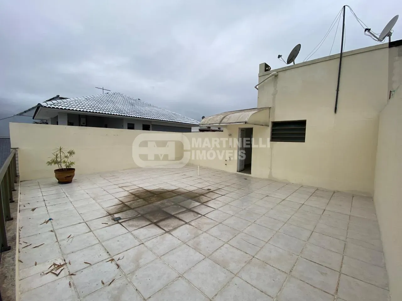 Unfurnished apartment with 3 bedrooms and 5 bathrooms — photo 29