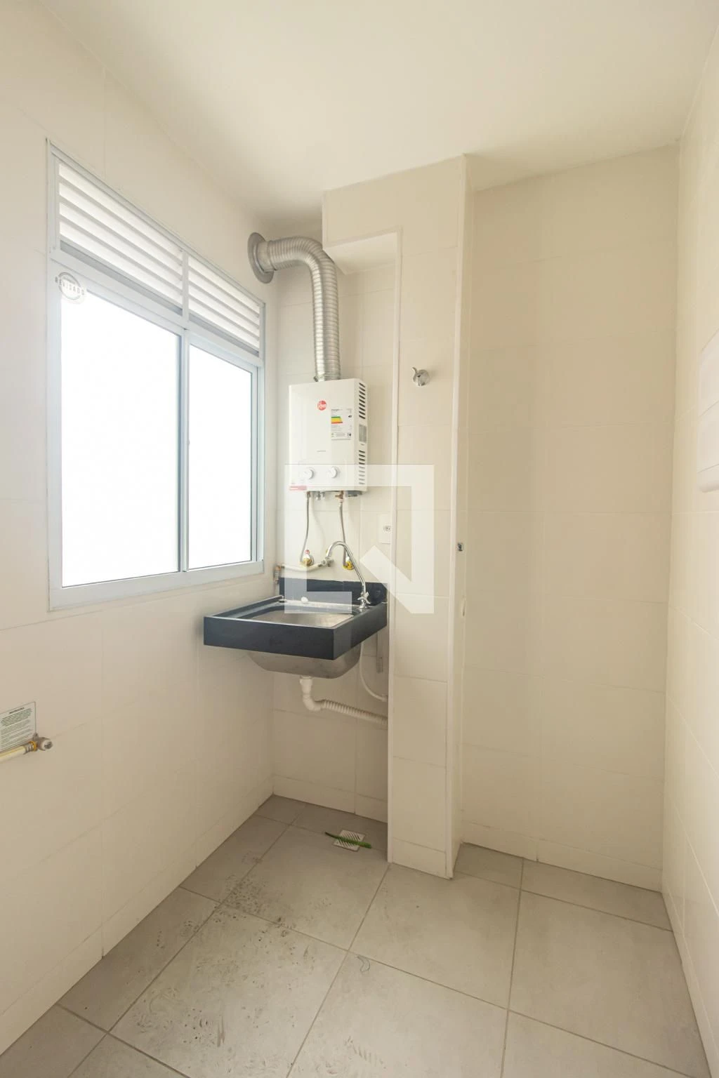 2-bedroom apartment in a building with a pool — photo 34