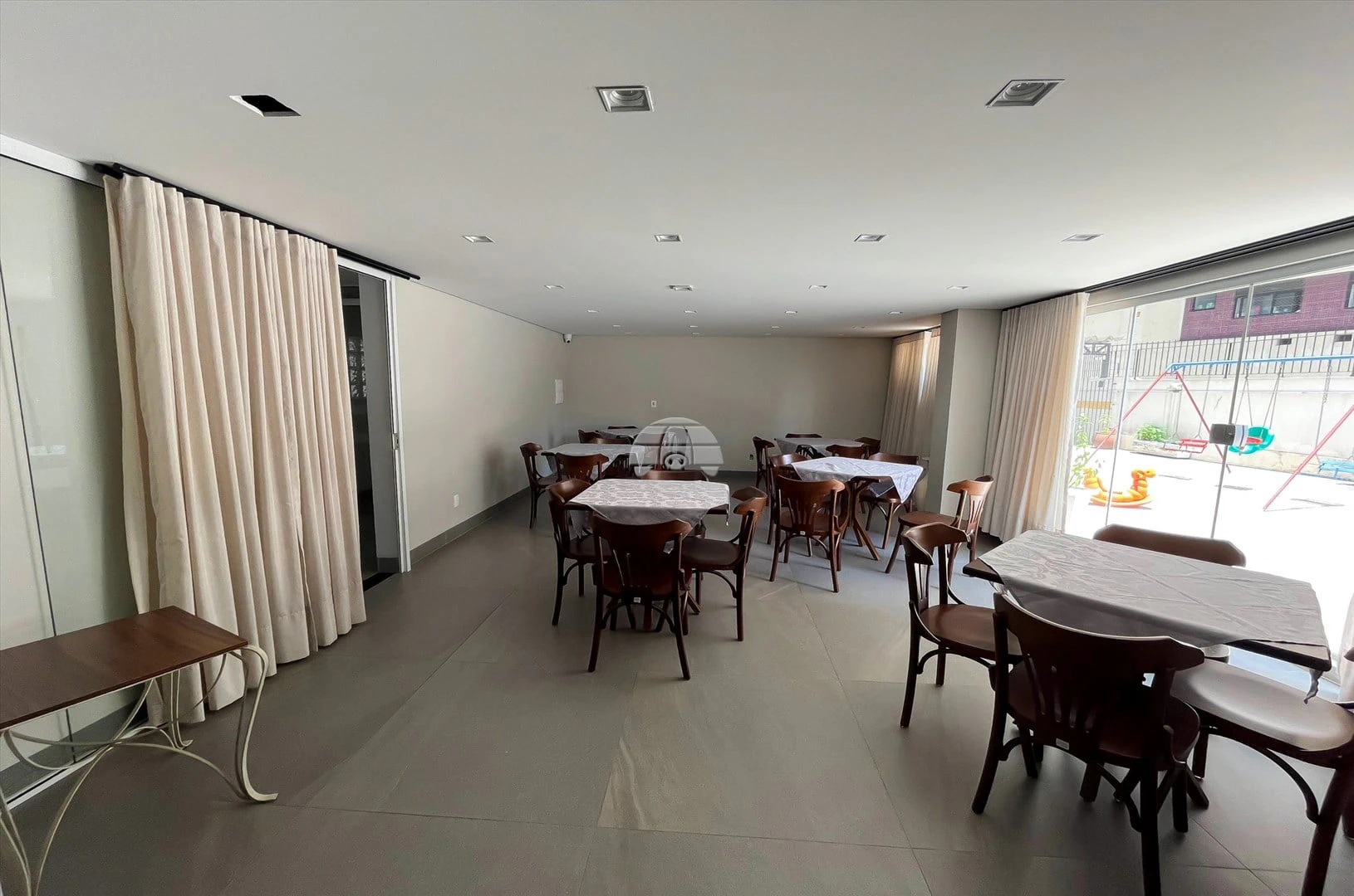 2-bedroom apartment with a washing machine — photo 27